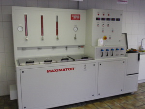 Фирменная установка «MAXIMATOR» для тестирования труб разных производителей